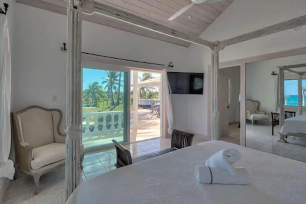 La Bougainvillea Villa Harbour Island  Palmetto Point